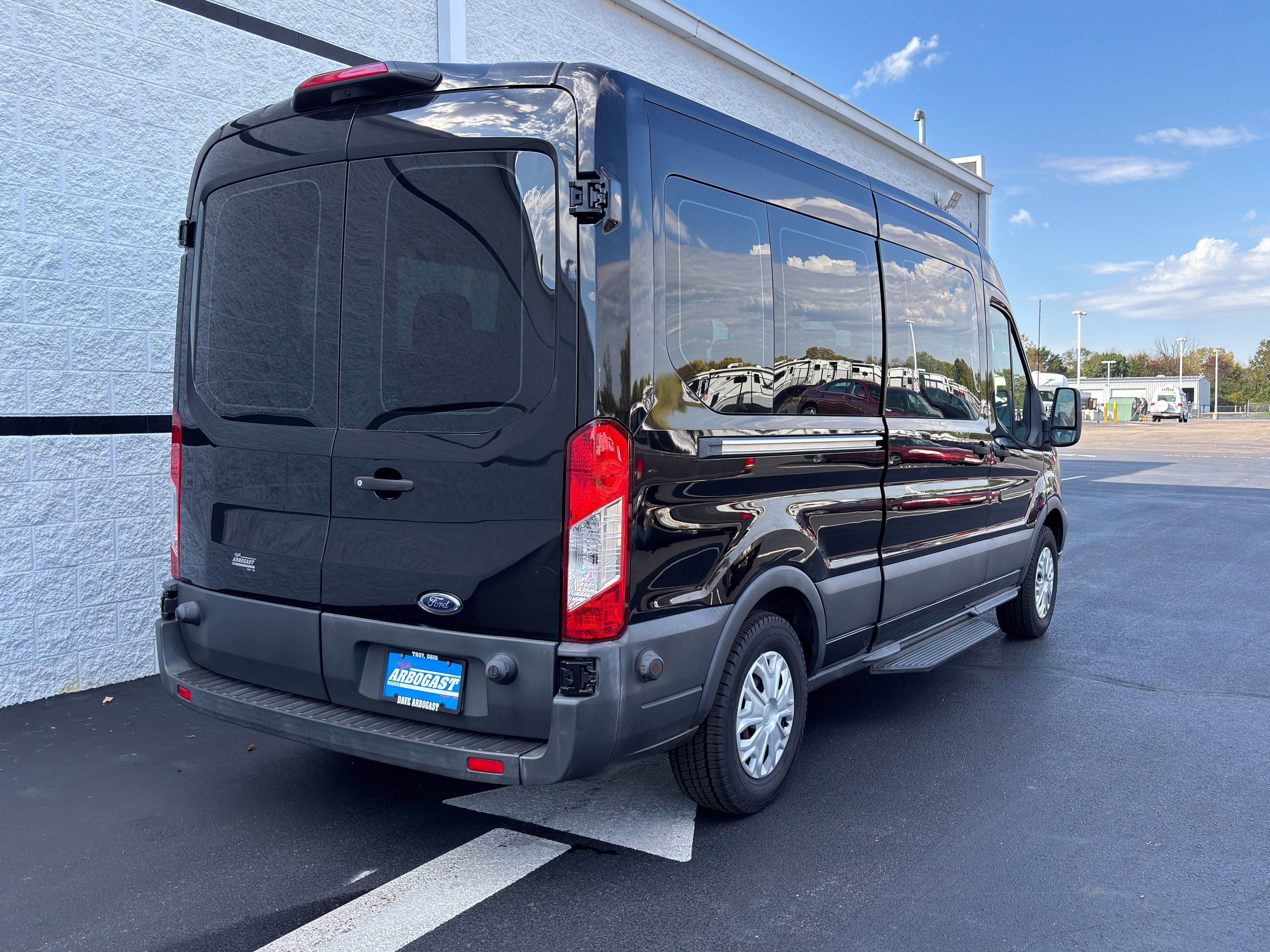 Used 2018 Ford Transit 350 XLT RWD image 8
