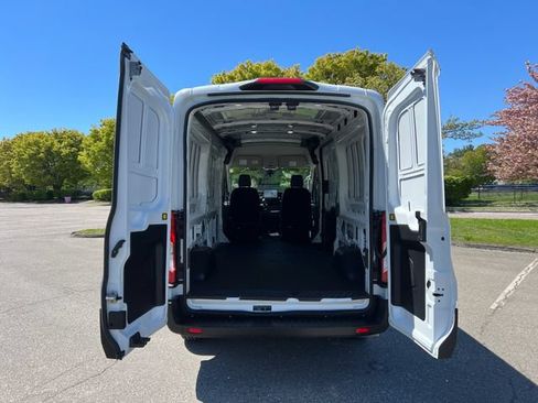 Used 2025 Ford Transit 250 148 Medium Roof RWD image 26