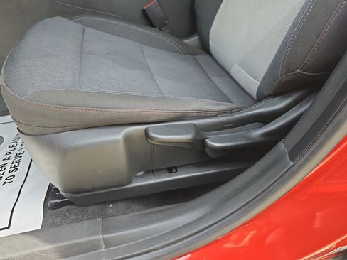 Used 2024 Chevrolet Trax RS image 28