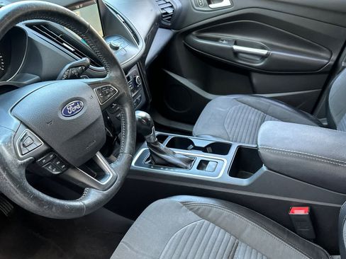 Used 2018 Ford Escape SE w/ SE Sport Appearance Package FWD image 14