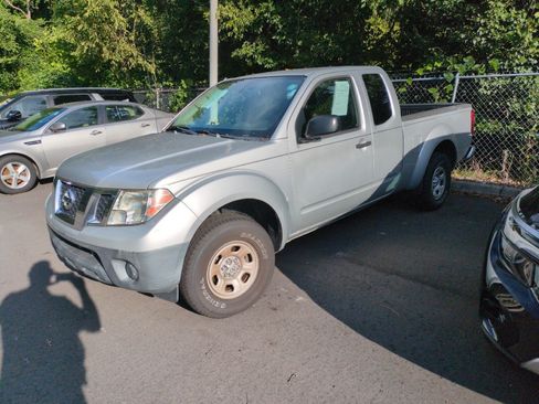 Used 2019 Nissan Frontier S RWD image 3