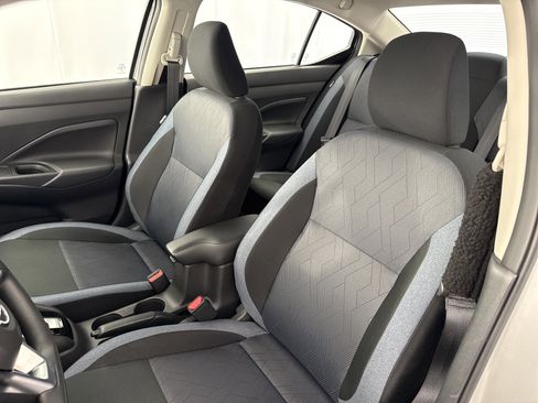 Used 2024 Nissan Versa SV image 8