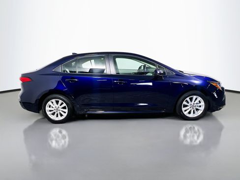Used 2025 Toyota Corolla LE w/ LE Premium Package FWD image 3