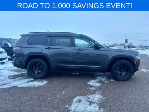 Used 2023 Jeep Grand Cherokee L Laredo image 7