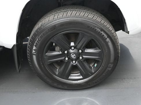 Used 2017 Toyota Tacoma Limited AWD/4WD image 35