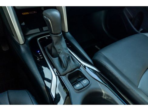 Used 2024 Toyota Corolla Cross XLE w/ Convenience Package FWD image 26