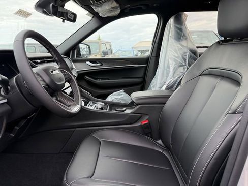 New 2026 Jeep Grand Cherokee Limited image 12