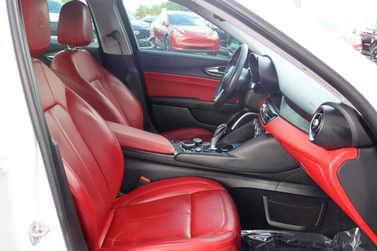 Used 2018 Alfa Romeo Giulia RWD image 14