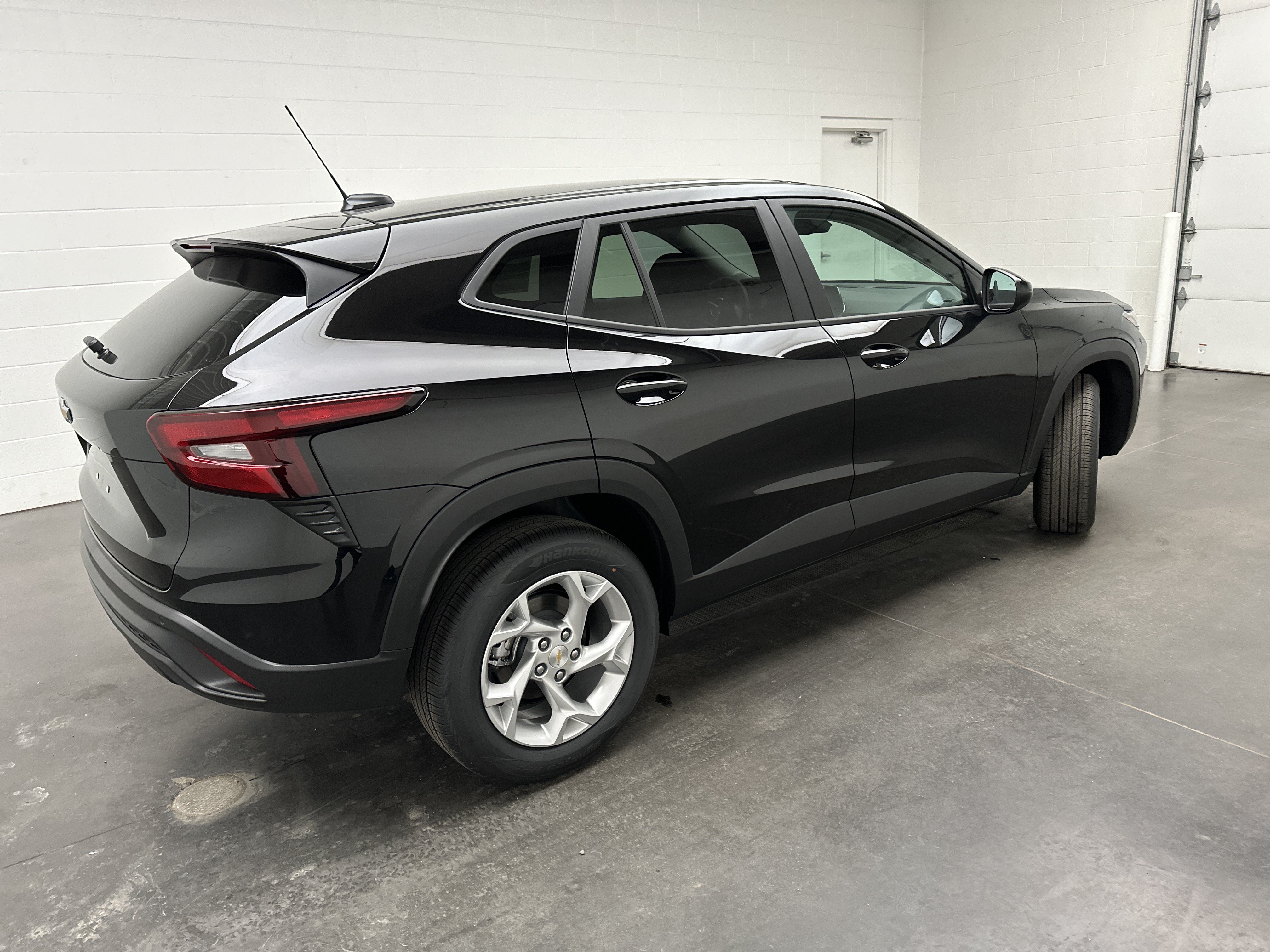 New 2026 Chevrolet Trax LS w/ LS Convenience Package FWD image 9