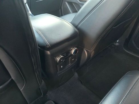 Used 2022 Ford Explorer XLT w/ Equipment Group 202A image 19