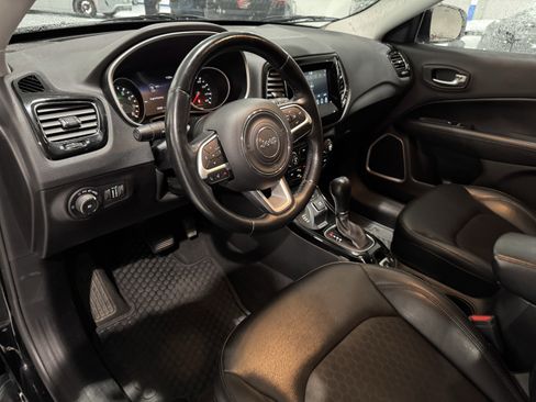 Used 2021 Jeep Compass Latitude image 28