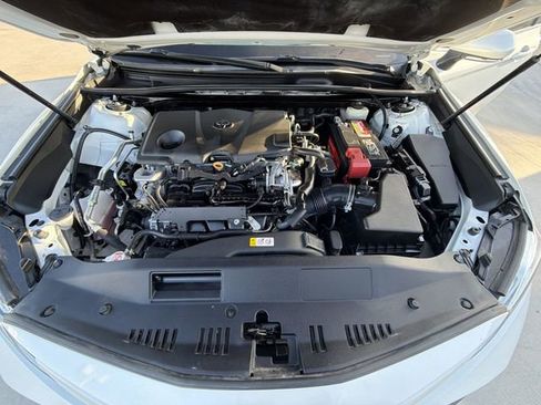 Certified 2018 Toyota Camry XLE image 34