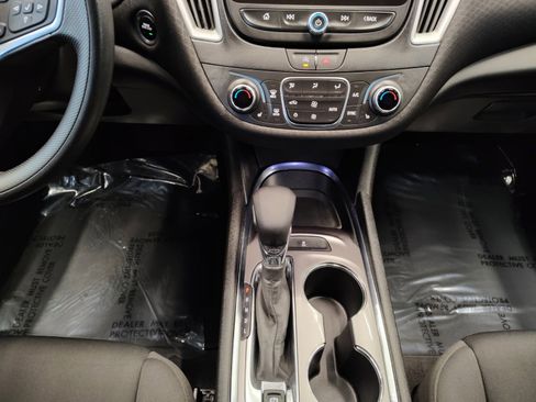 Used 2022 Chevrolet Malibu LT image 24