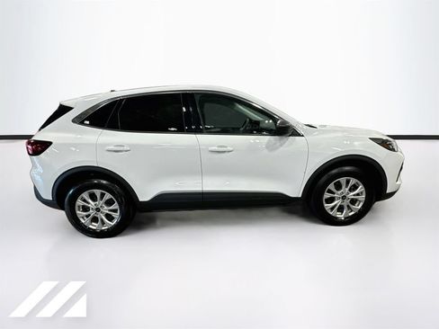 Used 2023 Ford Escape Active w/ Tech Pack #1 AWD/4WD image 4