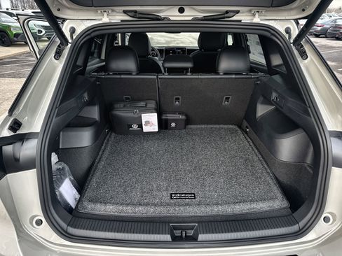 New 2026 Volkswagen Tiguan SE R-Line image 27