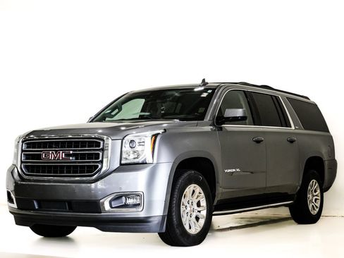 Used 2020 GMC Yukon XL SLT AWD/4WD image 3