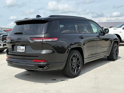 Used 2025 Jeep Grand Cherokee L Summit AWD/4WD image 5