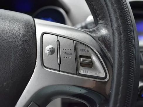 Used 2011 Hyundai Tucson GLS FWD image 23