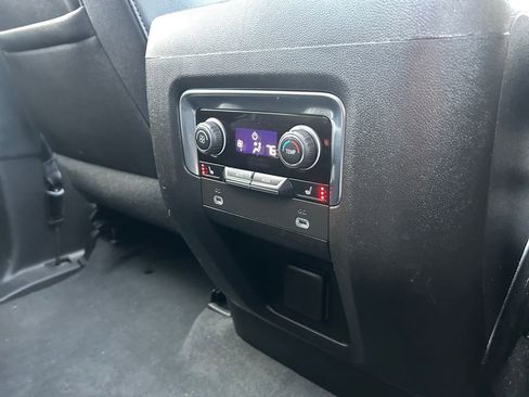 Used 2023 Chevrolet Suburban High Country image 36