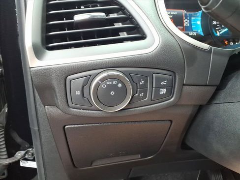 Used 2020 Ford Edge SEL w/ Convenience Package FWD image 17
