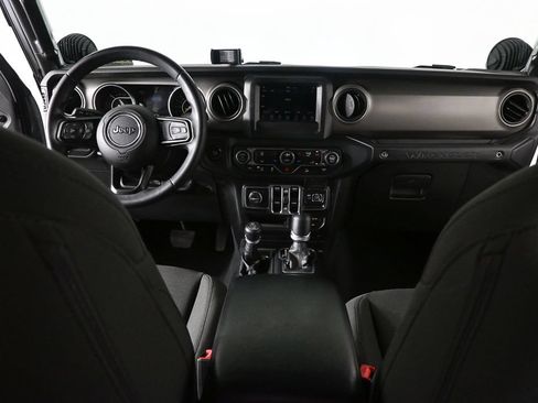 Used 2018 Jeep Wrangler Unlimited Sport S AWD/4WD image 16