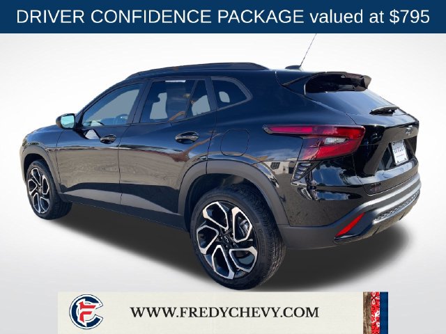 Used 2025 Chevrolet Trax RS w/ Driver Confidence Package FWD image 3
