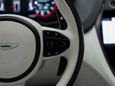 Used 2023 Aston Martin DBX AWD/4WD image 44