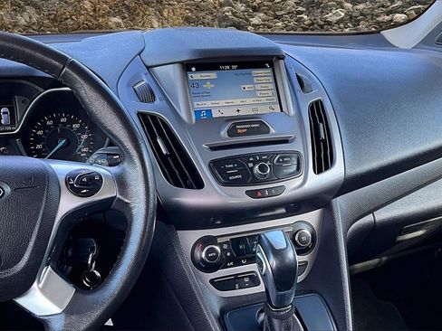 Used 2017 Ford Transit Connect XLT image 6