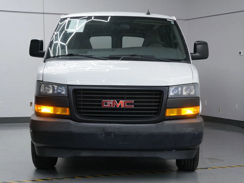 Used 2019 GMC Savana 2500 Extended Van 3D w/ Driver Convenience Package image 3