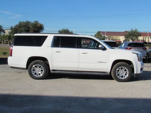 Used 2015 GMC Yukon XL SLT w/ Open Road Package image 2