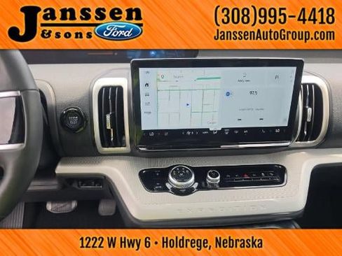 Used 2025 Ford Expedition Active AWD/4WD image 13