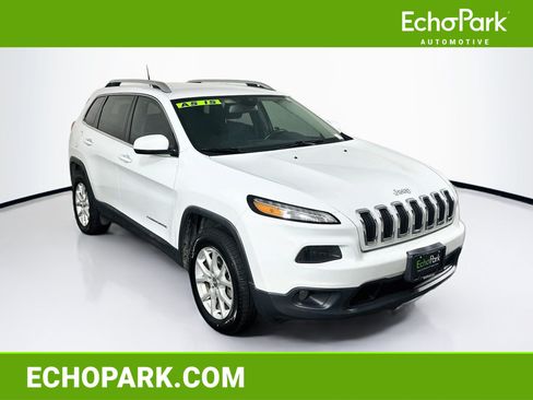 Used 2017 Jeep Cherokee Latitude w/ Safety/Convenience Group FWD image 1