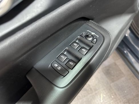 Used 2019 Volvo S60 T5 Momentum w/ Premium Package FWD image 32