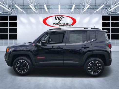 Used 2023 Jeep Renegade Trailhawk w/ Trailer Tow Group AWD/4WD image 7