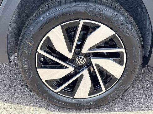 New 2026 Volkswagen Atlas SE FWD image 6