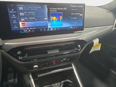 Used 2026 BMW 330i Sedan w/ M Sport Package image 18