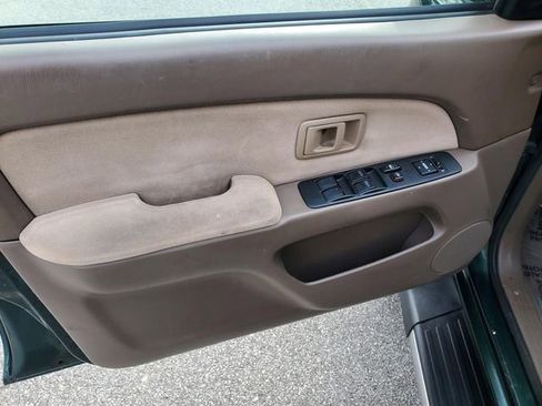 Used 2001 Toyota 4Runner SR5 image 14