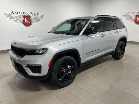 Used 2024 Jeep Grand Cherokee Limited w/ Black Appearance Package AWD/4WD image 3