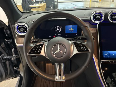 Used 2025 Mercedes-Benz GLC 350e 4MATIC image 16