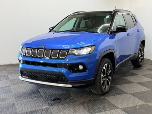Certified 2022 Jeep Compass Limited w/ Sun and Sound Group AWD/4WD image 5