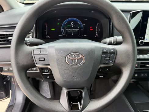 Used 2026 Toyota Camry LE FWD image 10