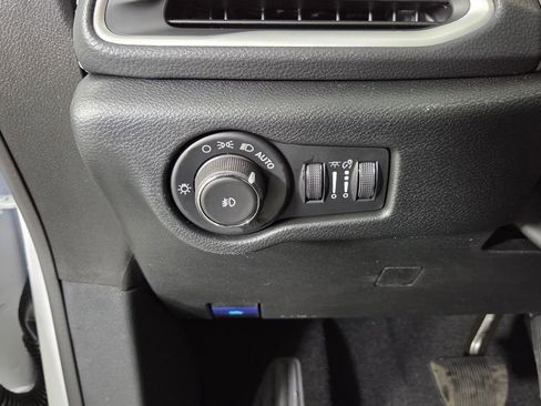 New 2026 Chrysler Pacifica Select image 19