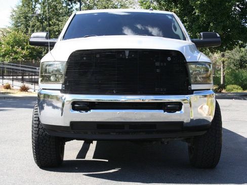 Used 2015 RAM 2500 Tradesman w/ Chrome Appearance Group AWD/4WD image 2