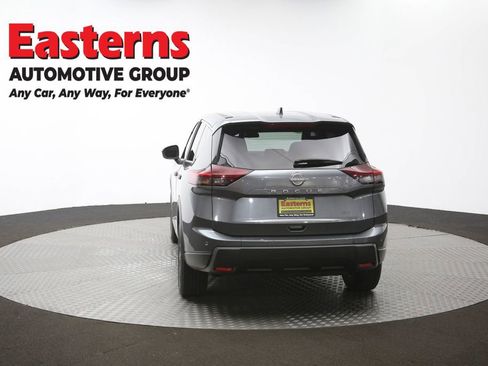 Used 2024 Nissan Rogue S image 37