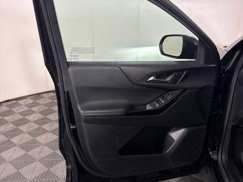 Used 2025 Chevrolet Equinox LT AWD/4WD image 13