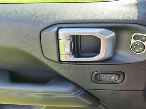 Used 2024 Jeep Wrangler High Altitude AWD/4WD image 20