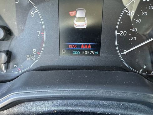 Used 2024 Toyota Corolla LE w/ LE Convenience Package FWD image 10