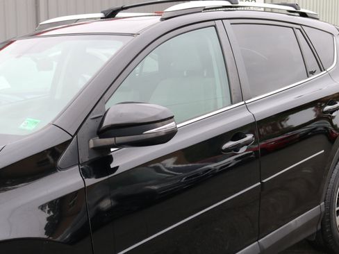 Used 2016 Toyota RAV4 XLE image 5