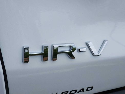 Certified 2025 Honda HR-V Sport image 30