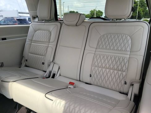 Certified 2021 Lincoln Navigator Black Label AWD/4WD image 12